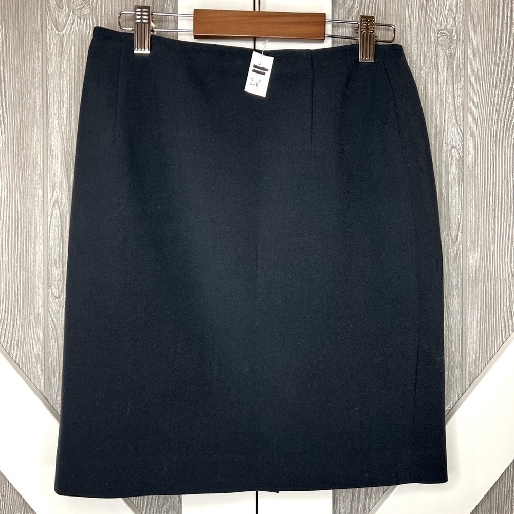 E2.01 T Tahari Petite Black Skirt 2 Petite